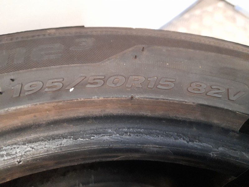Recambio de neumatico pareja para neumaticos reutilizados - referencia OEM IAM 195501582V HANKOOK 195/50/15/82V