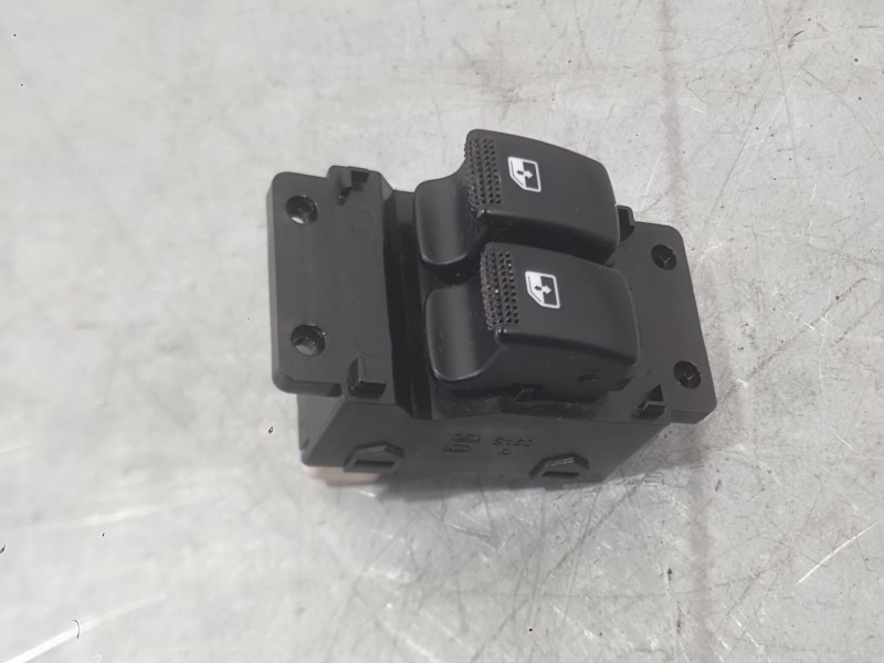 Recambio de mando elevalunas delantero izquierdo para hyundai i10 i (pa) 1.1 referencia OEM IAM 935700X0004X  