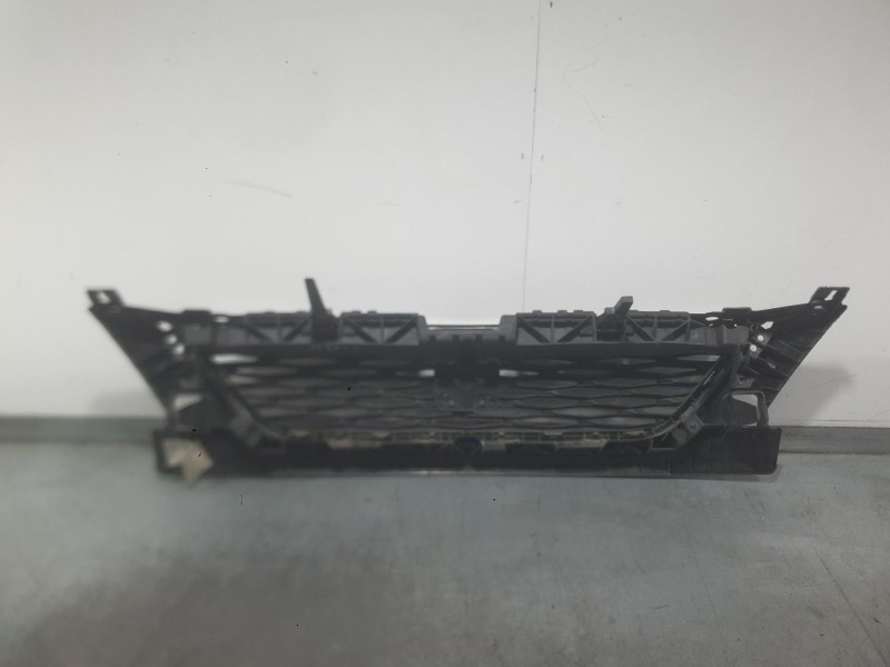 Recambio de rejilla delantera para seat leon st (5f8) 1.4 tsi referencia OEM IAM 5F0853654H9B9  