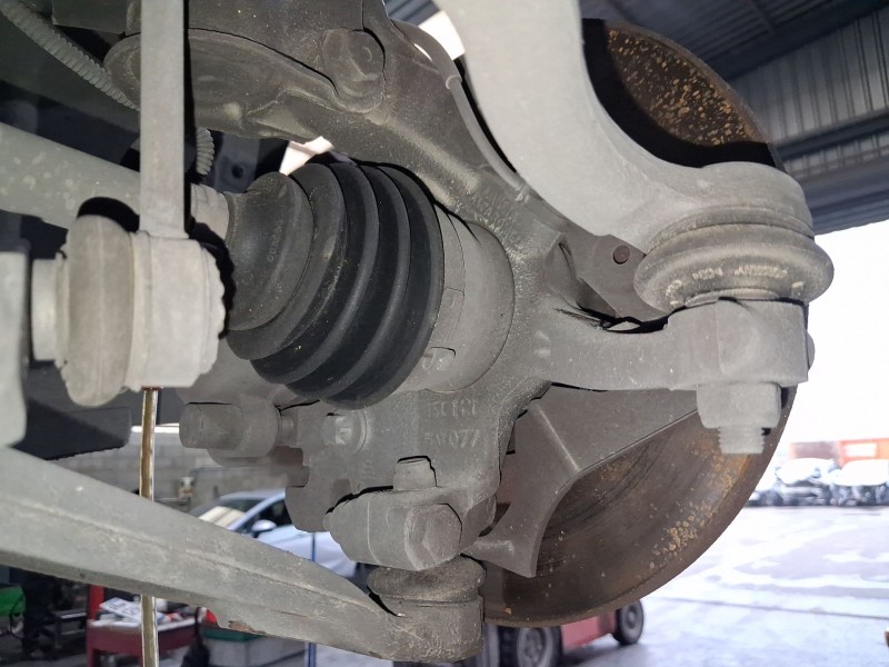 Recambio de mangueta delantera derecha para fiat 500 (312_) 1.2 (312axa1a) referencia OEM IAM 52018643  