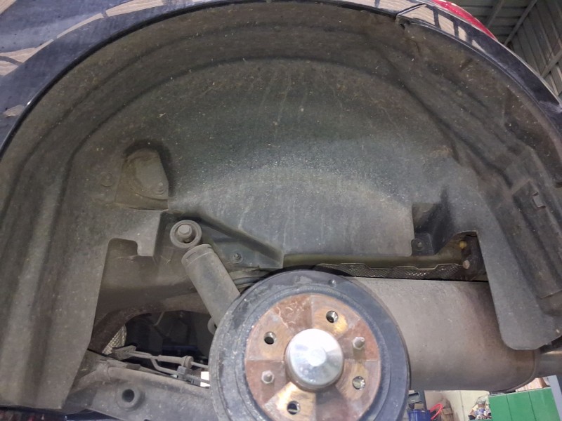 Recambio de plastico pase rueda tras. izq. para fiat 500 (312_) 1.2 (312axa1a) referencia OEM IAM 52121707  
