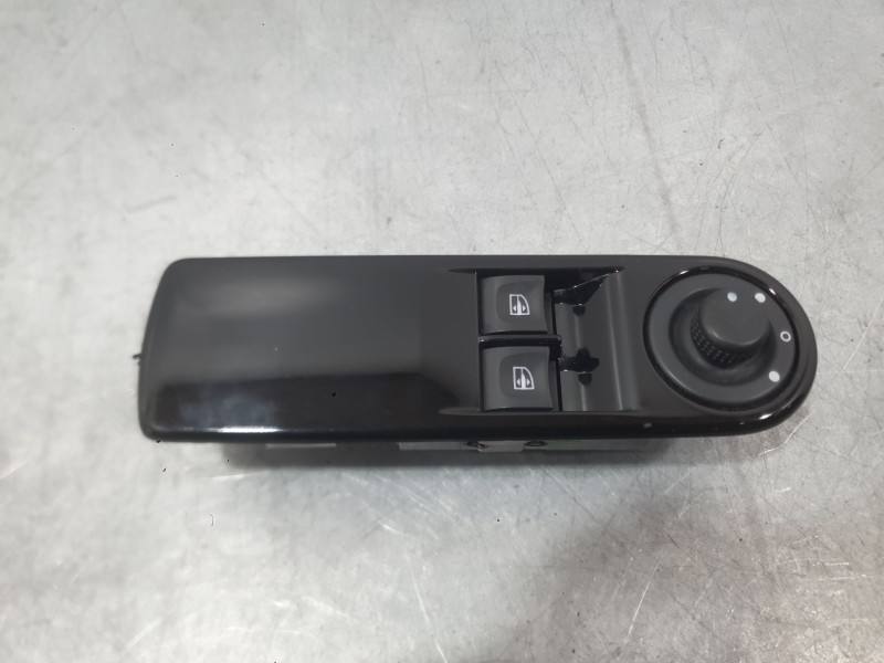 Recambio de mando elevalunas delantero izquierdo para renault clio iv (bh_) 1.5 dci 90 referencia OEM IAM 254112588R C/MANDO RET