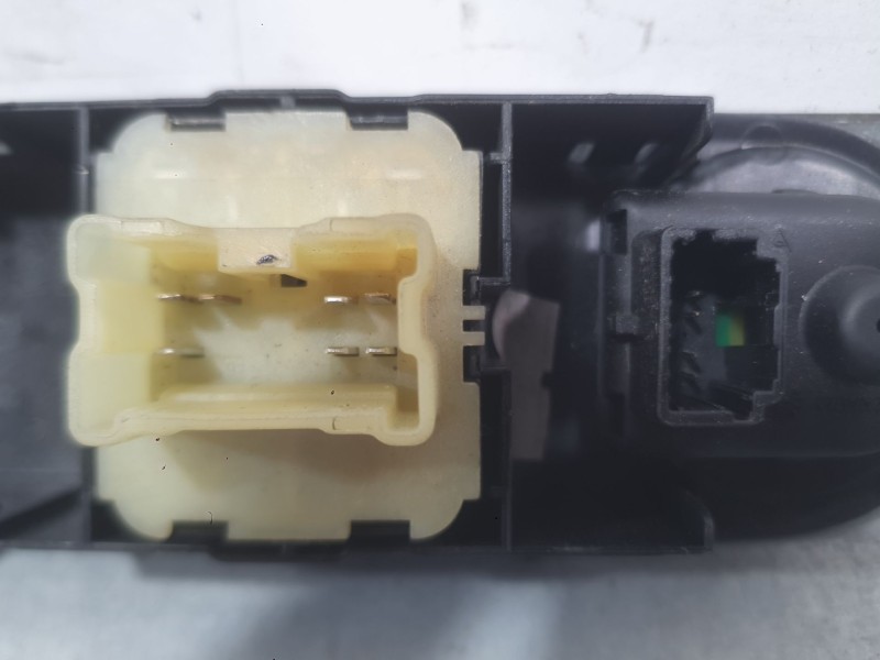 Recambio de mando elevalunas delantero izquierdo para renault clio iv (bh_) 1.5 dci 90 referencia OEM IAM 254112588R C/MANDO RET