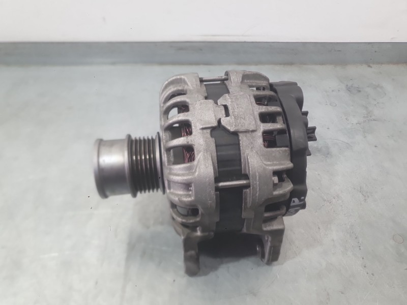 Recambio de alternador para seat ibiza iv (6j5, 6p1) 1.2 tsi referencia OEM IAM 04E903015A  