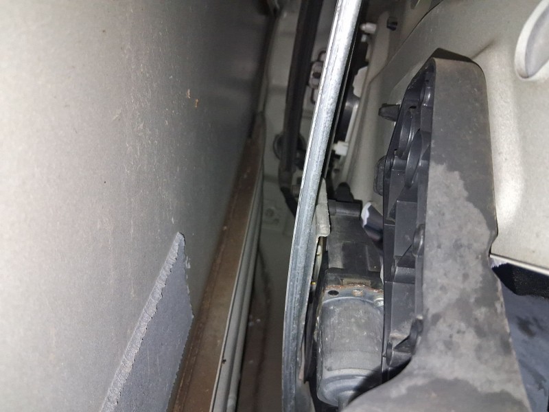 Recambio de elevalunas delantero izquierdo para peugeot 208 i (ca_, cc_) 1.2 vti 82 referencia OEM IAM 9816402180  