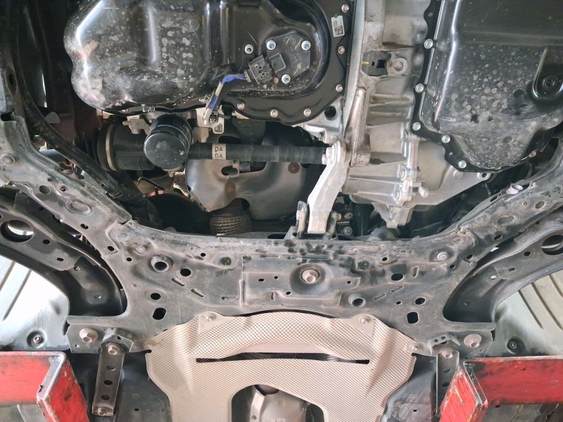 Recambio de puente delantero para mazda cx-30 (dm, dt, ed) skyactiv-g m hybrid referencia OEM IAM BCYE34880 BDNF3480XC 