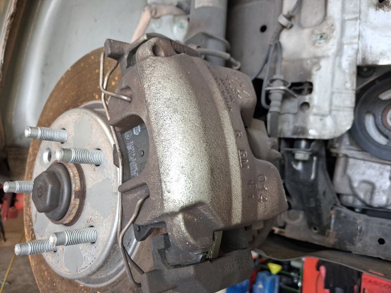 Recambio de pinza freno delantera derecha para opel astra k (b16) 1.4 turbo (68) referencia OEM IAM 13508994  