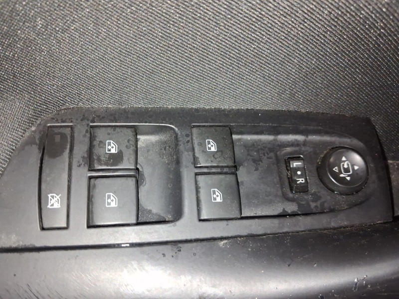 Recambio de mando elevalunas delantero izquierdo para opel astra k (b16) 1.4 turbo (68) referencia OEM IAM 13408458 C/MANDO RETR