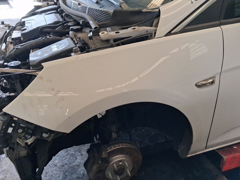 Recambio de aleta delantera izquierda para opel astra k (b16) 1.4 turbo (68) referencia OEM IAM 39011390  