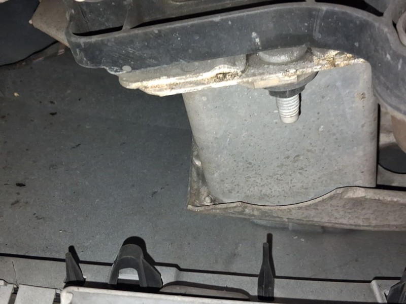 Recambio de refuerzo paragolpes trasero para opel astra k (b16) 1.4 turbo (68) referencia OEM IAM 13439722  