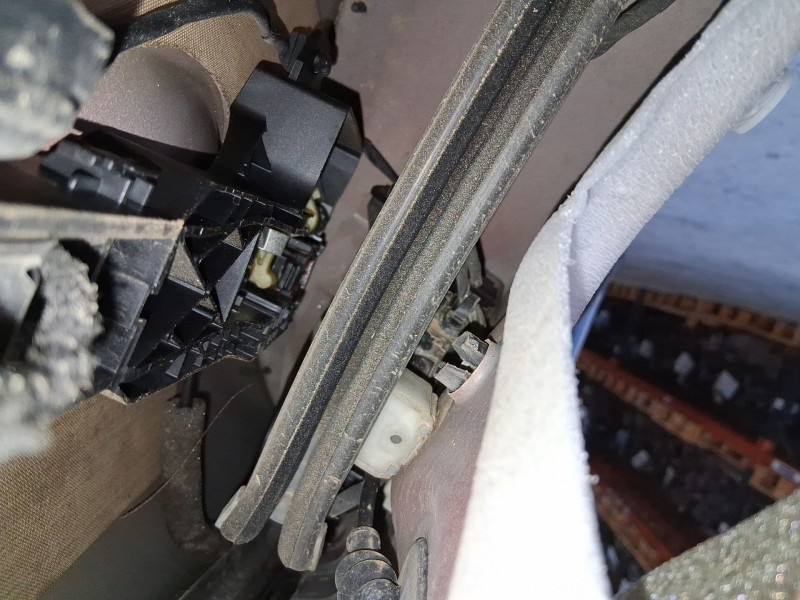Recambio de cerradura puerta trasera izquierda para renault megane iv hatchback (b9a/m/n_) 1.2 tce 130 (b9mr) referencia OEM IAM