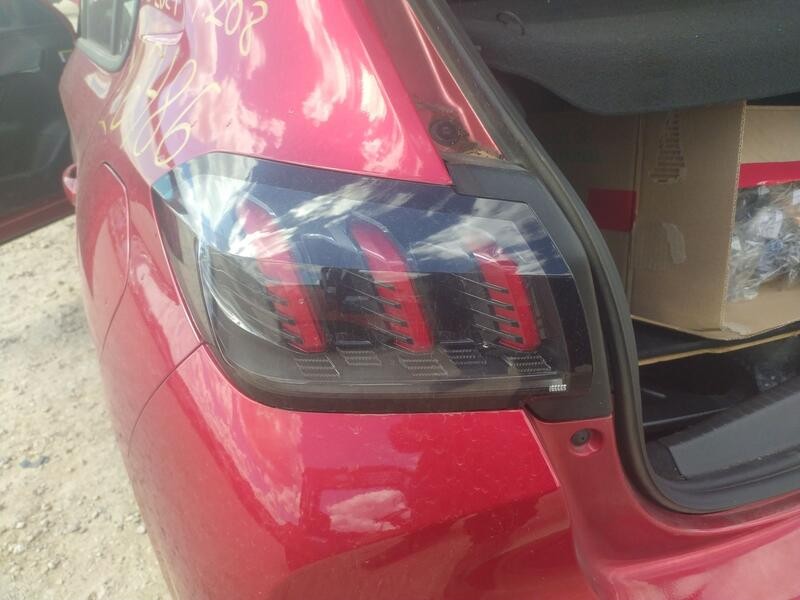 Recambio de piloto trasero izquierdo para peugeot 208 ii (ub_, up_, uw_, uj_) 1.2 puretech 100 referencia OEM IAM 9823216880  