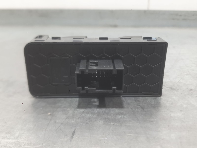 Recambio de mando elevalunas delantero izquierdo para citroën c3 iii (sx) 1.5 bluehdi 100 (sxyhyp, sxyhtu) referencia OEM IAM 98