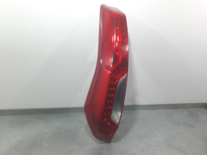 Recambio de piloto trasero izquierdo para nissan x-trail ii (t31) 2.0 dci 4x4 referencia OEM IAM 26555JG00B TOCADO 