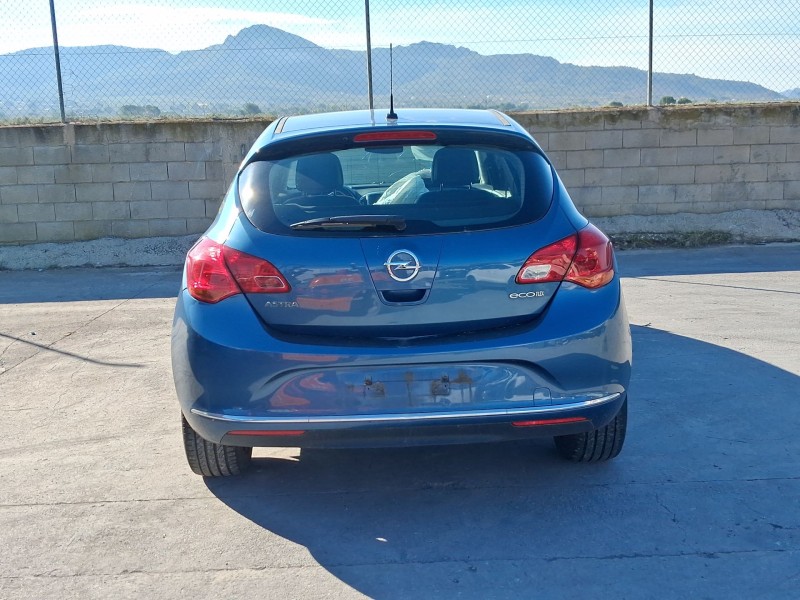 opel astra j (p10) del año 2014