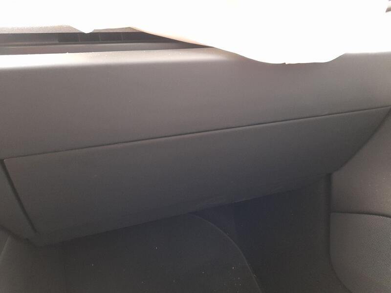 Recambio de guantera para tesla model 3 (5yj3) ev referencia OEM IAM 108334000H  