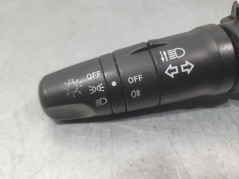 Recambio de mando luces para nissan x-trail ii (t31) 2.0 dci 4x4 referencia OEM IAM 25540EM06E  25260EM00E