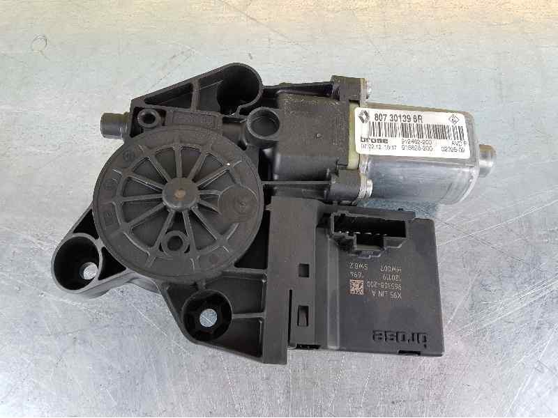 Recambio de motor elevalunas delantero derecho para renault megane iii berlina 5 p business referencia OEM IAM 912462200 8073013