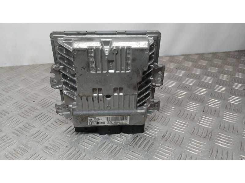 Recambio de centralita motor uce para peugeot partner tepee 1.6 hdi referencia OEM IAM 9800268980 CONTINENTAL S180123008A