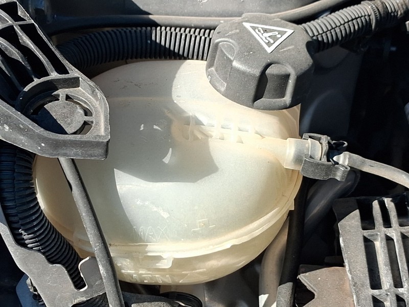 Recambio de deposito expansion para opel corsa f (p2jo) 1.2 (68) referencia OEM IAM 9824198680  