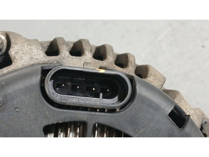 Recambio de alternador para ssangyong rodius i 2.7 xdi referencia OEM IAM 6641540102  