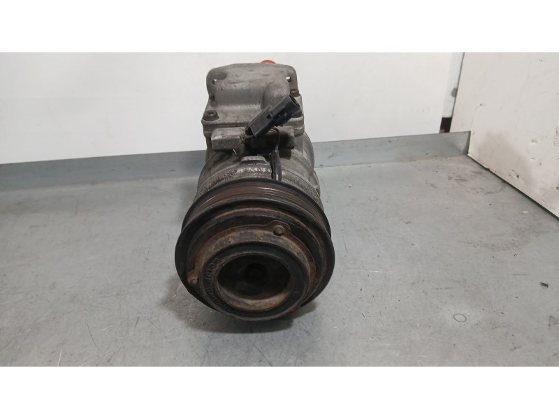 Recambio de compresor aire acondicionado para ssangyong rodius i 2.7 xdi referencia OEM IAM 6652300211  