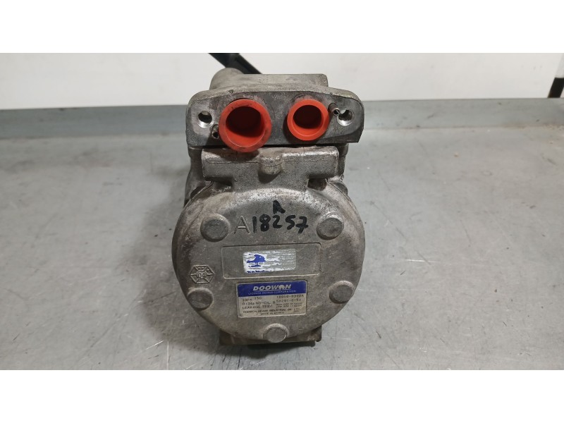 Recambio de compresor aire acondicionado para ssangyong rodius i 2.7 xdi referencia OEM IAM 6652300211  