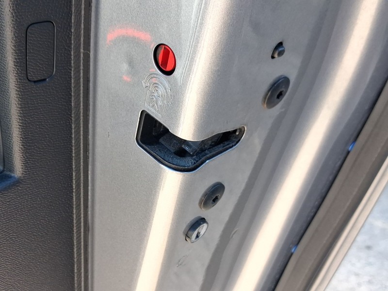Recambio de cerradura puerta trasera derecha para opel corsa f (p2jo) 1.2 (68) referencia OEM IAM 9844412880  
