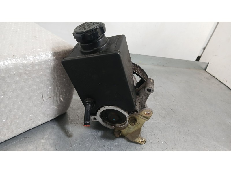 Recambio de bomba direccion para ssangyong rodius i 2.7 xdi referencia OEM IAM 6654602980  