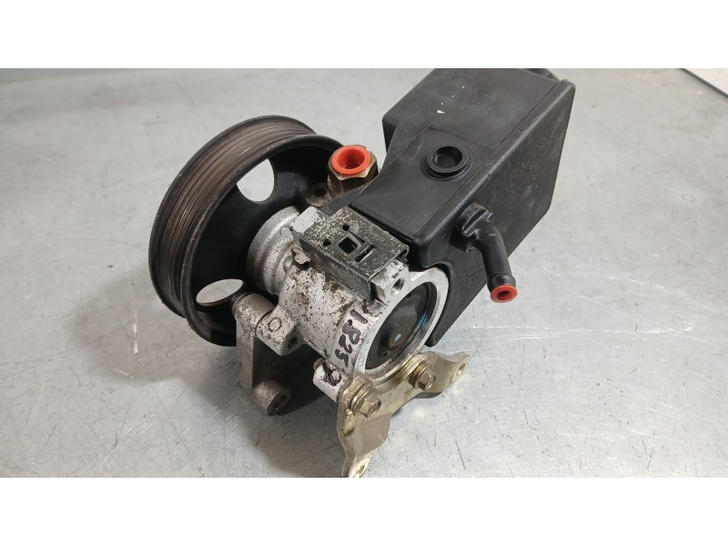 Recambio de bomba direccion para ssangyong rodius i 2.7 xdi referencia OEM IAM 6654602980  