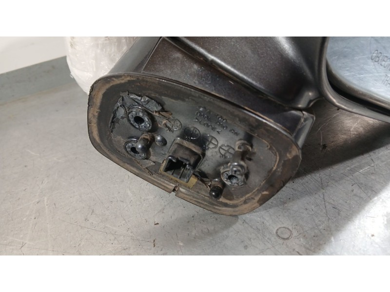 Recambio de retrovisor derecho para ssangyong rodius i 2.7 xdi referencia OEM IAM 7892021020WAA  