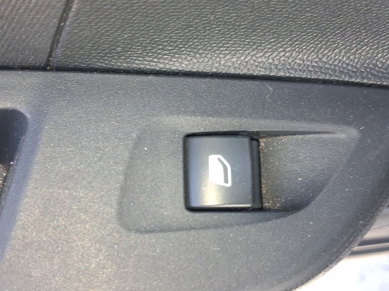 Recambio de mando elevalunas trasero izquierdo para opel corsa f (p2jo) 1.2 (68) referencia OEM IAM 98044803ZD  