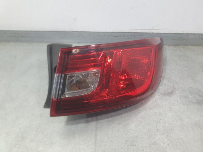 Recambio de piloto trasero derecho exterior para renault clio iv (bh_) 1.5 dci 90 referencia OEM IAM 265502631R  