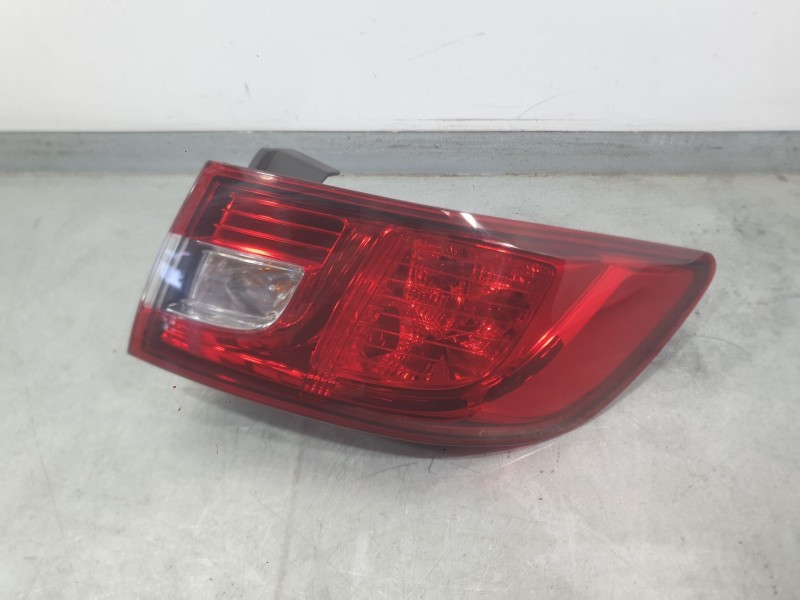 Recambio de piloto trasero derecho exterior para renault clio iv (bh_) 1.5 dci 90 referencia OEM IAM 265502631R  