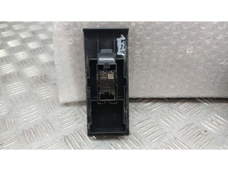 Recambio de mando elevalunas delantero derecho para skoda rapid active referencia OEM IAM 5JA959855A  