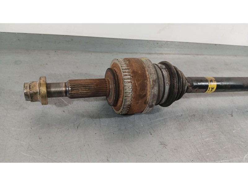 Recambio de transmision trasera izquierda para ssangyong rodius i 2.7 xdi referencia OEM IAM 4230021201  