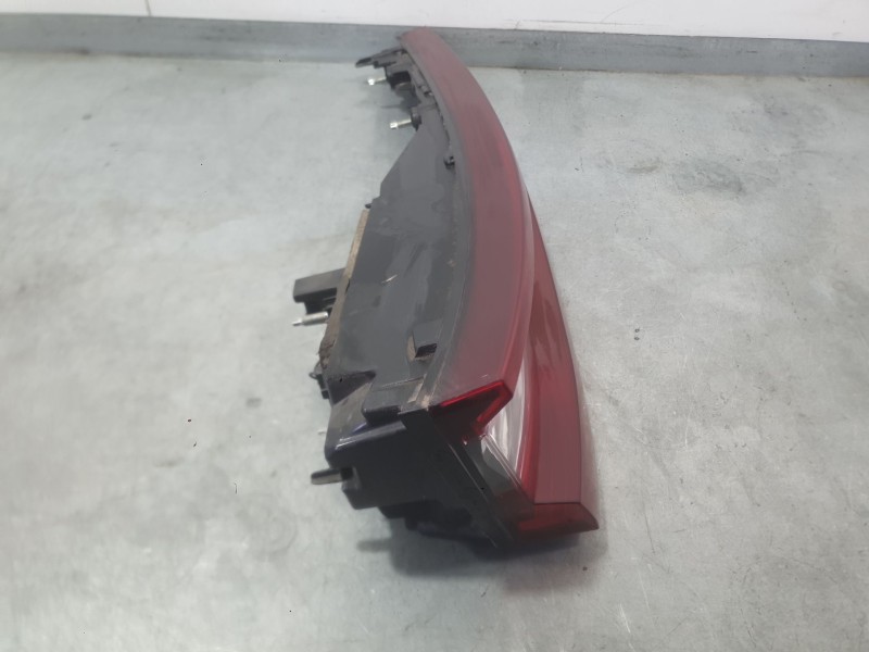 Recambio de piloto trasero izquierdo interior para renault megane iv hatchback (b9a/m/n_) 1.5 blue dci 115 (b9a6) referencia OEM