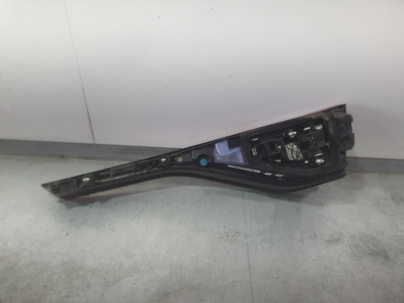Recambio de piloto trasero izquierdo interior para renault megane iv hatchback (b9a/m/n_) 1.5 blue dci 115 (b9a6) referencia OEM