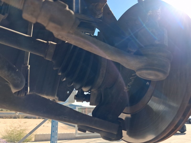 Recambio de mangueta delantera derecha para opel corsa f (p2jo) 1.2 (68) referencia OEM IAM 9826877980  