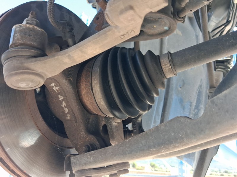 Recambio de mangueta delantera izquierda para opel corsa f (p2jo) 1.2 (68) referencia OEM IAM 9826878080  