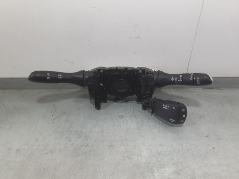 Recambio de mando luces y limpia para renault megane iv hatchback (b9a/m/n_) 1.5 blue dci 115 (b9a6) referencia OEM IAM 25567834