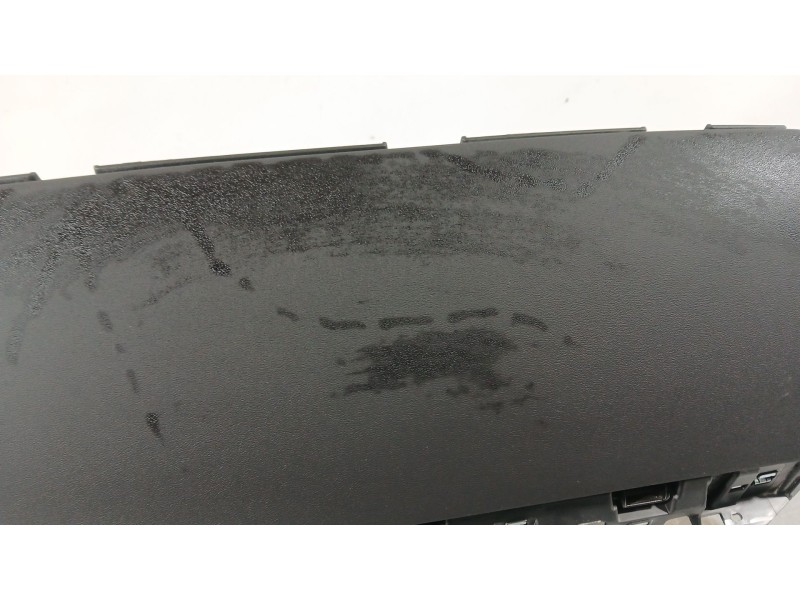 Recambio de tapa guantera para tesla model y ev a las 4 ruedas referencia OEM IAM   