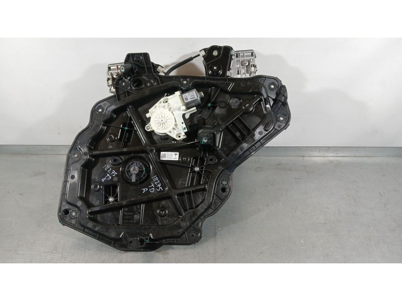 Recambio de elevalunas trasero derecho para tesla model y ev a las 4 ruedas referencia OEM IAM 152680300E  