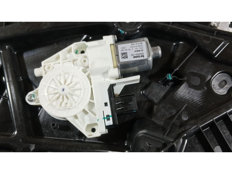 Recambio de elevalunas trasero derecho para tesla model y ev a las 4 ruedas referencia OEM IAM 152680300E  