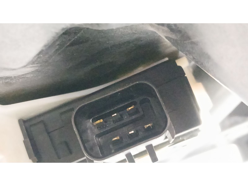 Recambio de elevalunas trasero derecho para tesla model y ev a las 4 ruedas referencia OEM IAM 152680300E  