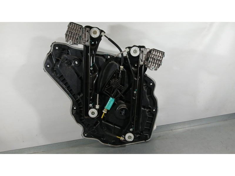 Recambio de elevalunas trasero derecho para tesla model y ev a las 4 ruedas referencia OEM IAM 152680300E  