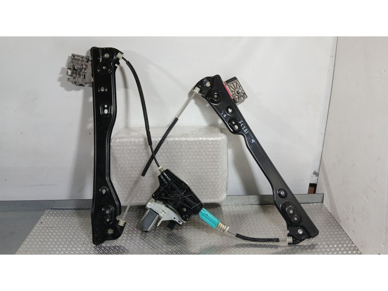 Recambio de elevalunas delantero izquierdo para tesla model y ev a las 4 ruedas referencia OEM IAM 152680000F  