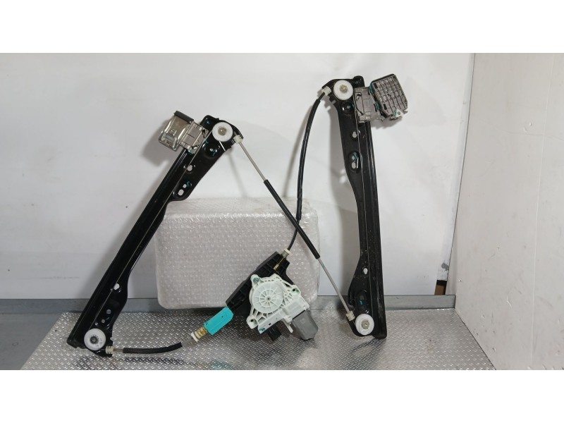 Recambio de elevalunas delantero izquierdo para tesla model y ev a las 4 ruedas referencia OEM IAM 152680000F  