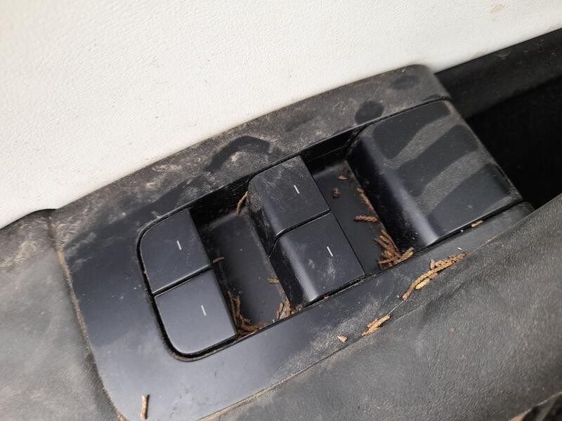 Recambio de mando elevalunas delantero izquierdo para tesla model 3 (5yj3) ev referencia OEM IAM 108103704G  