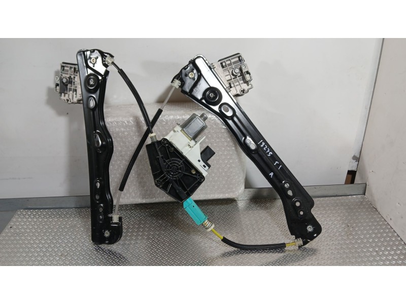 Recambio de elevalunas trasero izquierdo para tesla model y ev a las 4 ruedas referencia OEM IAM 152680200E  